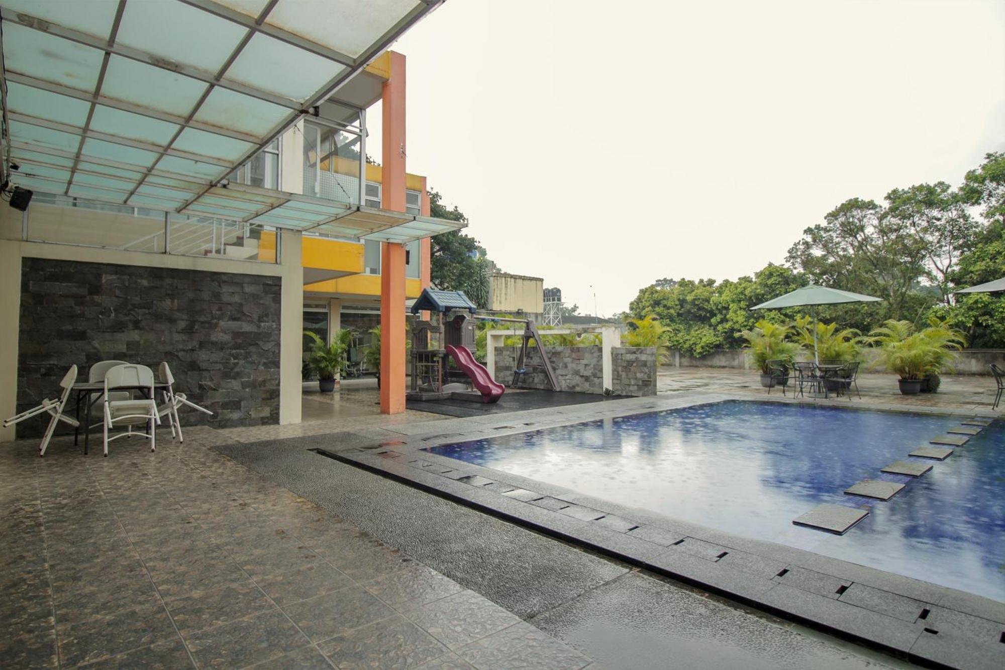 Collection O 295 Grha Ciumbuleuit Guest House Bandung Exteriör bild