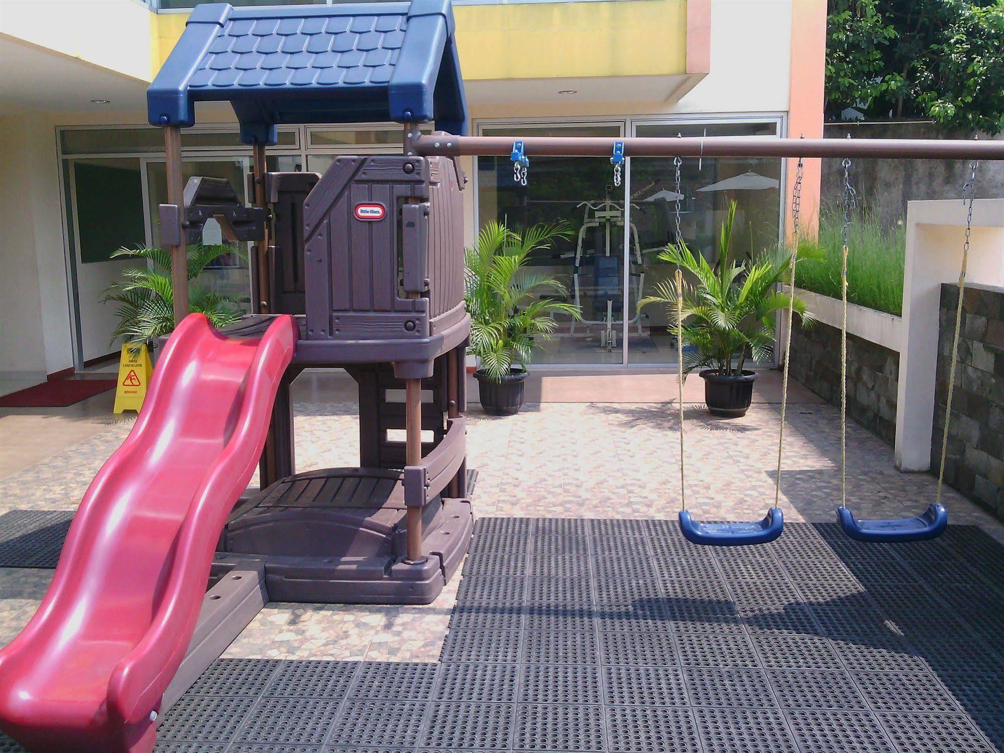 Collection O 295 Grha Ciumbuleuit Guest House Bandung Exteriör bild
